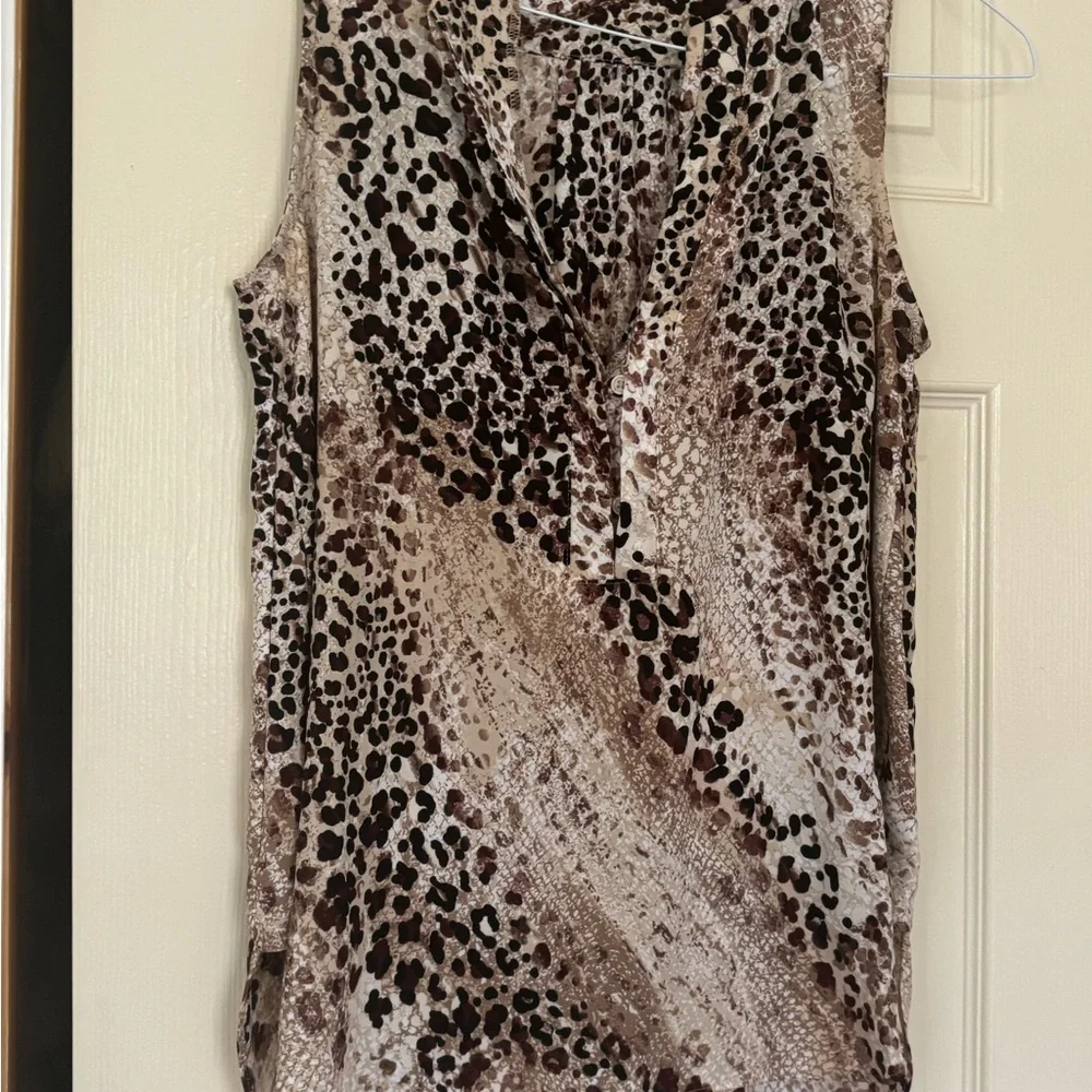 Leopard Print Sleeveless Top - Picture 3 of 4